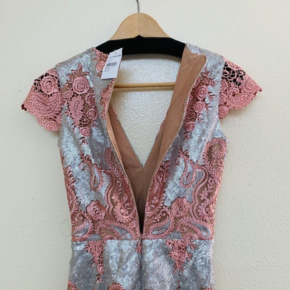 DRESS THE POPULATION Sabrina Lace Sequin Romper - Picture 8 of 10